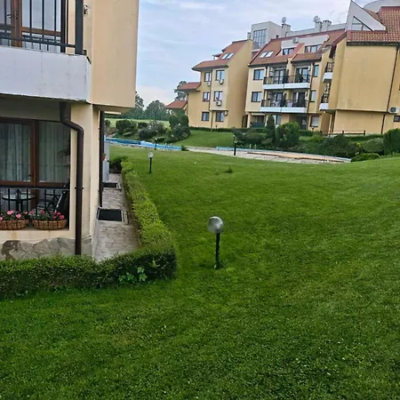 公寓 цветна приказка - *